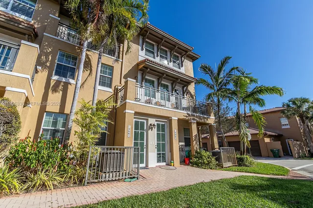 $3,100 | 14665 Southwest 9th Street, Unit 1808, Pembroke Pines, FL 33027