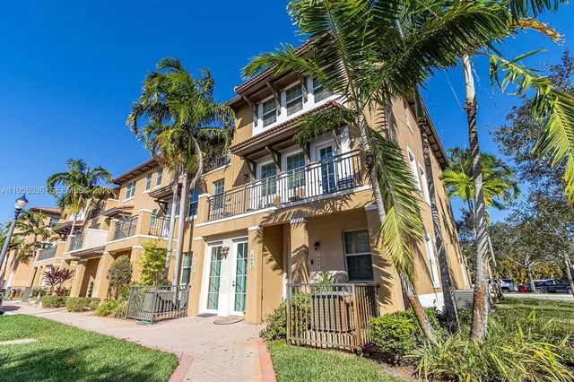 $3,100 | 14665 Southwest 9th Street, Unit 1808, Pembroke Pines, FL 33027