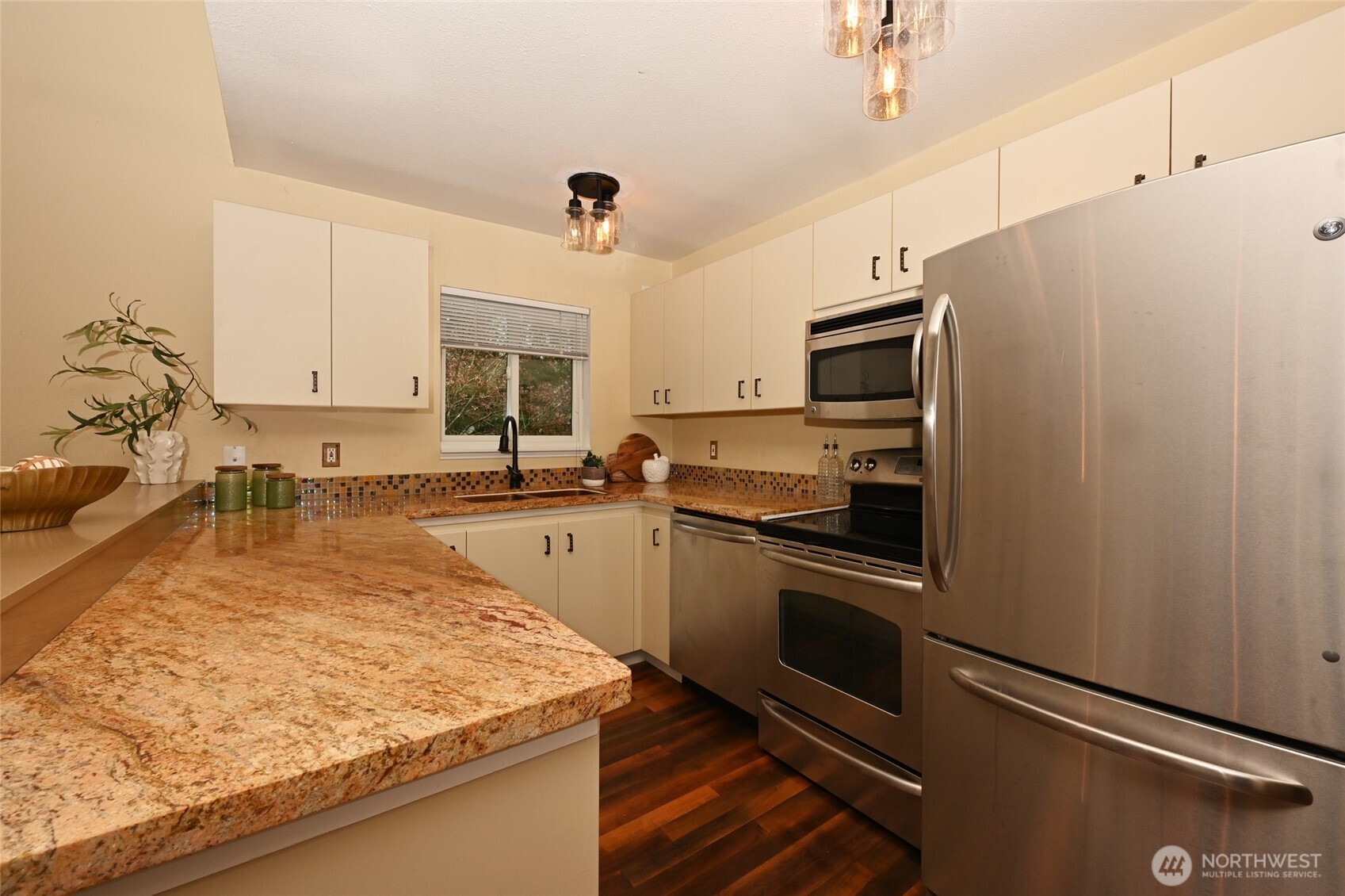 6301 Sand Point Way Northeast, Unit E3 Seattle, WA 98115 - Photo 10 of 26