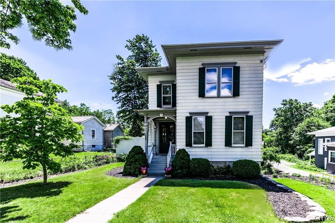 Welcome to 206 E. Genesee St, Fayetteville.   Hist