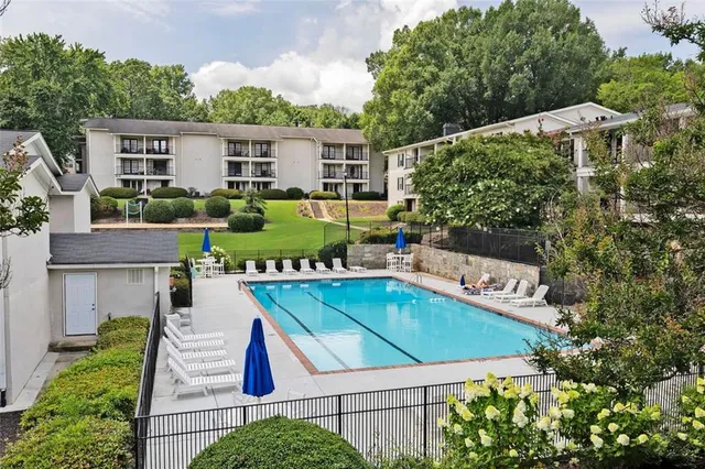 $157,000 | 1150 Collier Road Northwest, Unit B5, Atlanta, GA 30318