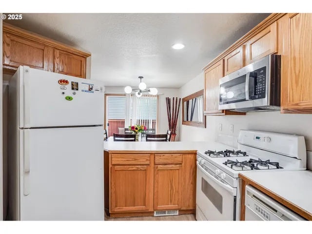 $329,000 | 5502 Northeast 89th Avenue, Vancouver, WA 98662