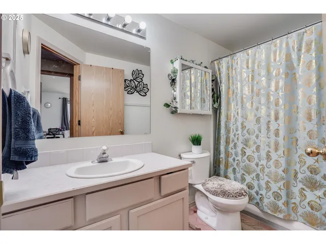 $329,000 | 5502 Northeast 89th Avenue, Vancouver, WA 98662