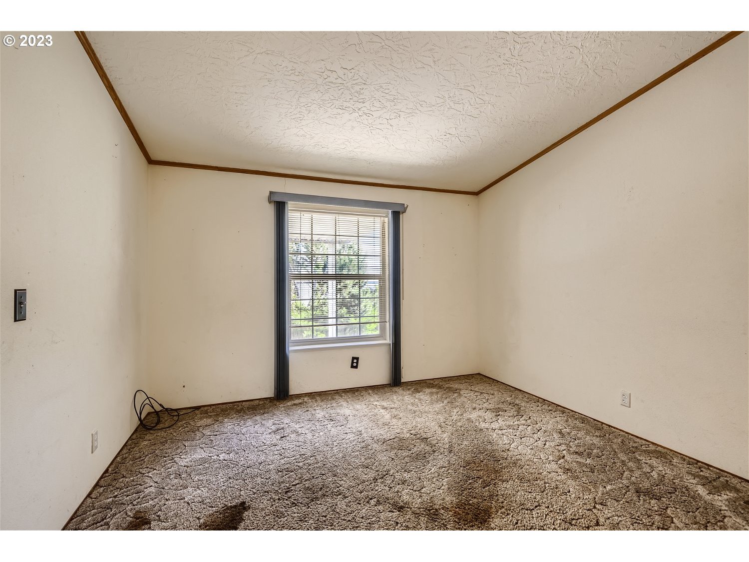 4239 Southeast 122nd Avenue, Unit 14 Portland, OR 97236 - Photo 11 of 11 an empty room with windows