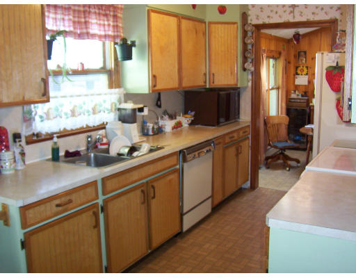 155 Sackett Road Westfield, MA 01085 - Photo 9 of 17 Gallery Image 9