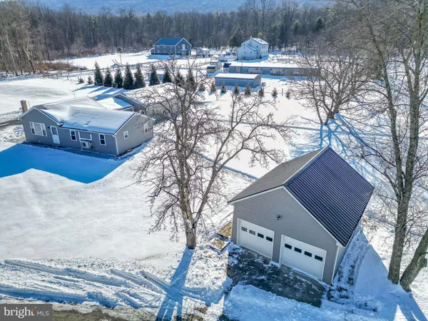 $100,000 | 8690 Highway 25, Spring Glen, PA 17978