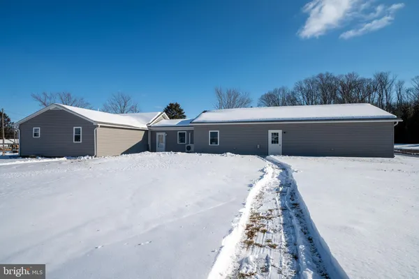 $100,000 | 8690 Highway 25, Spring Glen, PA 17978