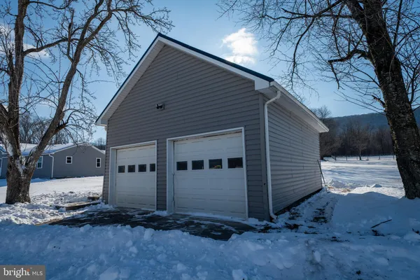 $100,000 | 8690 Highway 25, Spring Glen, PA 17978
