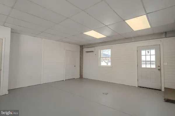 $100,000 | 8690 Highway 25, Spring Glen, PA 17978