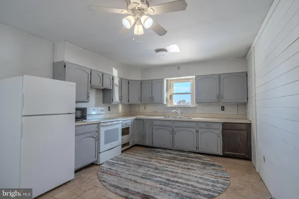 $100,000 | 8690 Highway 25, Spring Glen, PA 17978