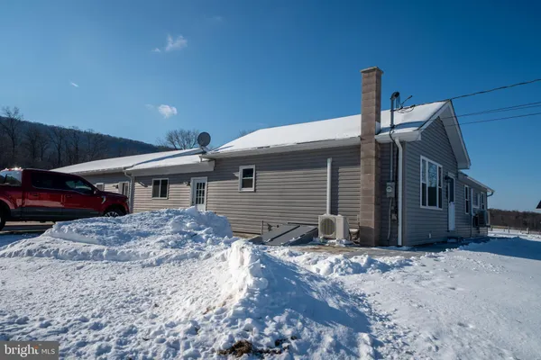 $100,000 | 8690 Highway 25, Spring Glen, PA 17978
