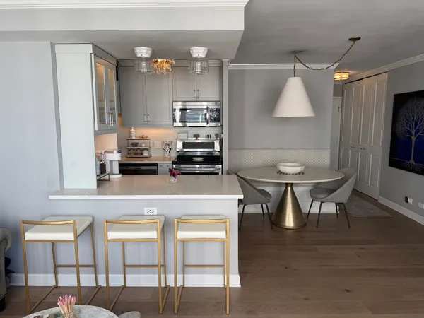 $3,000 | 1313 North Ritchie Court, Unit 2706, Chicago, IL 60610