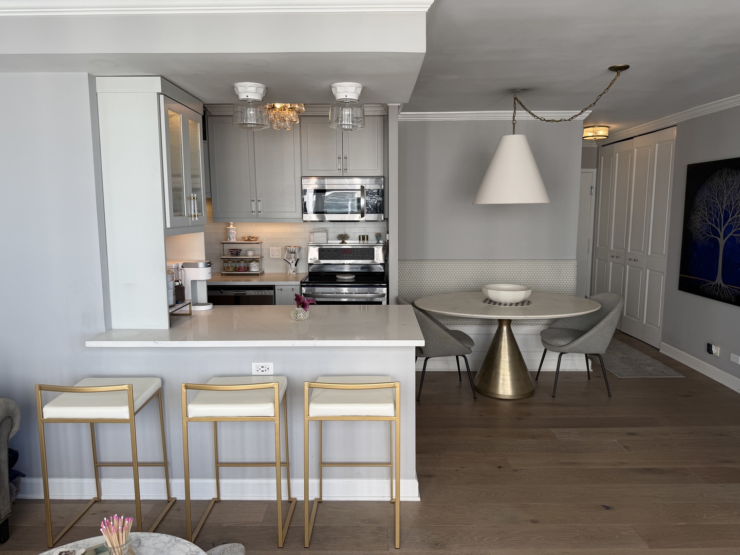 1313 North Ritchie Court, Unit 2706 Chicago, IL 60610 - Photo 3 of 8