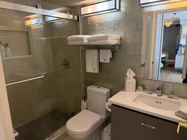 $3,000 | 1313 North Ritchie Court, Unit 2706, Chicago, IL 60610