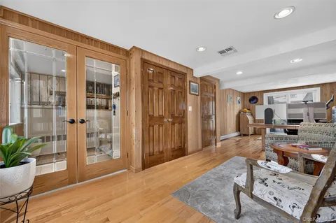 $1,098,000 | 14 Holiday Park Drive, Williston Park, NY 11596