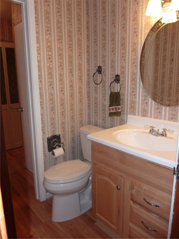 30 South Petrie Road Coraopolis, PA 15108 - Photo 13 of 25 First floor powder room.