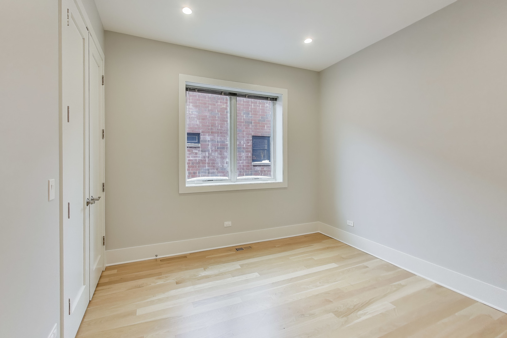 4135 North Kenmore Avenue, Unit 2S Chicago, IL 60613 - Photo 12 of 28