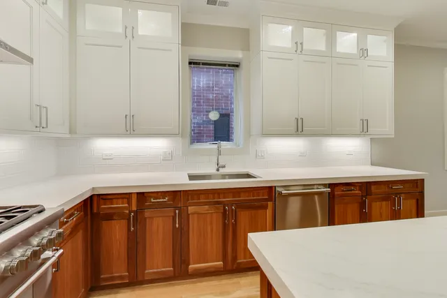 $869,000 | 4135 North Kenmore Avenue, Unit 2S, Chicago, IL 60613