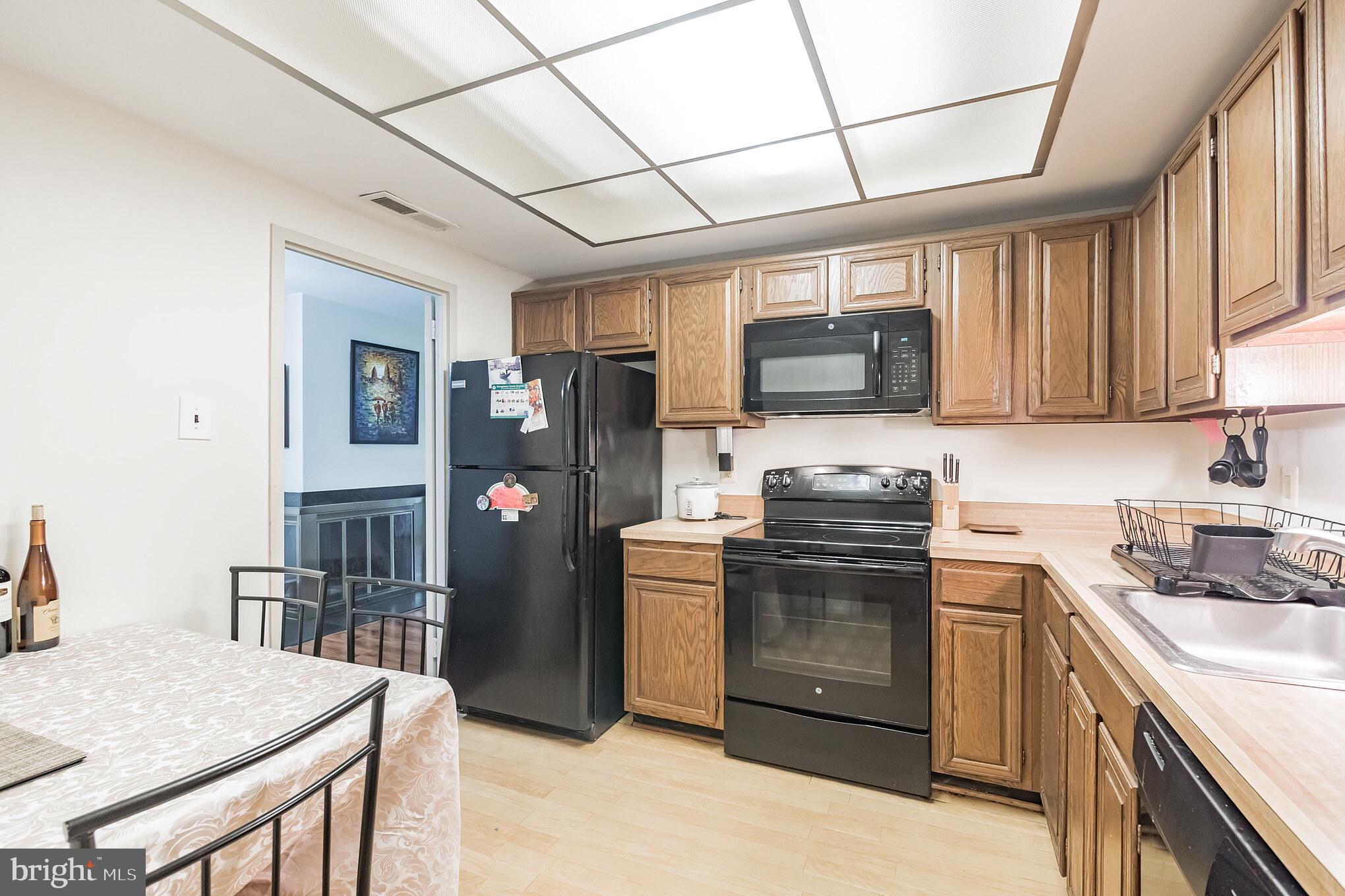 10020 Stedwick Road, Unit 304 Gaithersburg, MD 20886 - Photo 2 of 28 Kitchen
