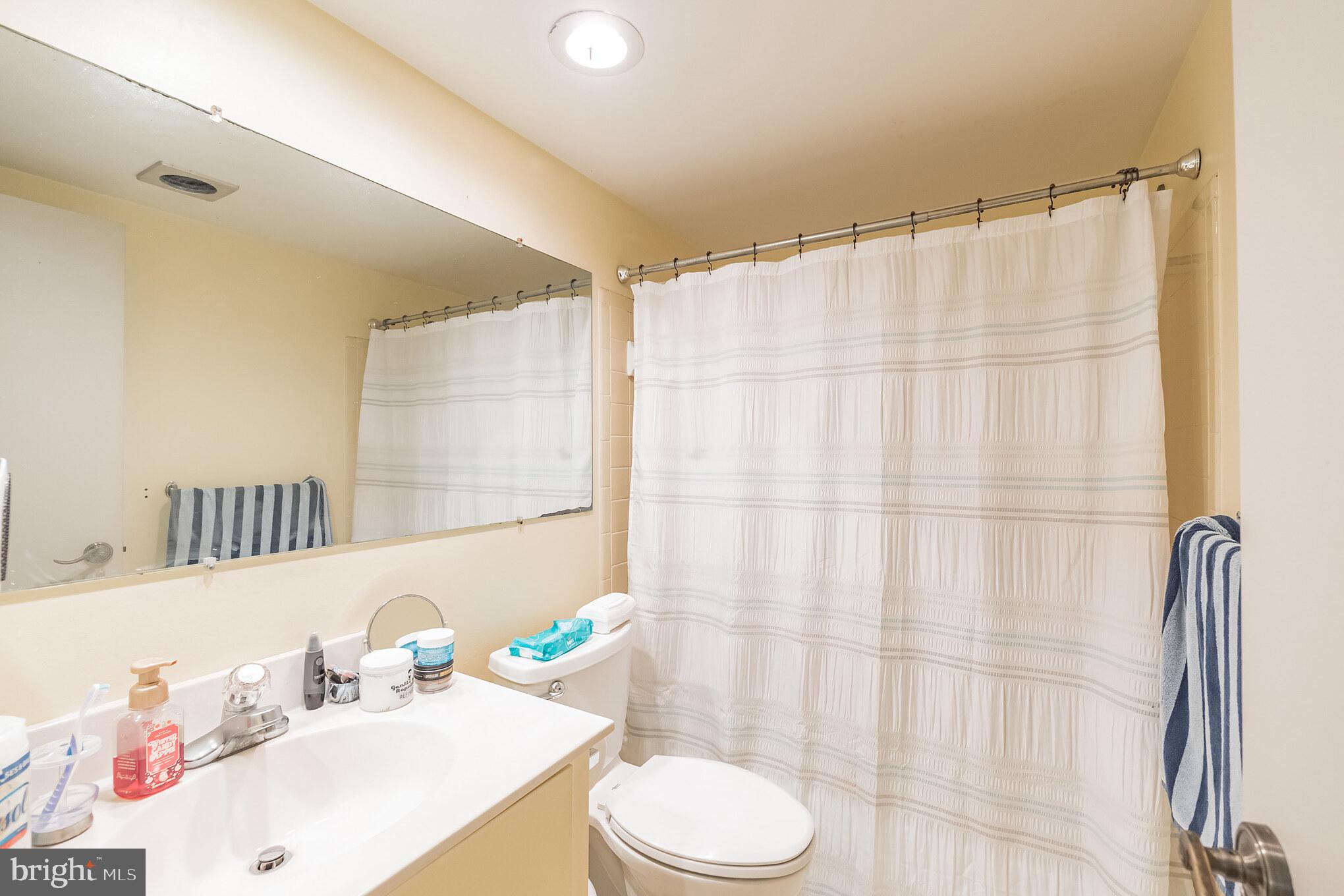 10020 Stedwick Road, Unit 304 Gaithersburg, MD 20886 - Photo 24 of 28 Primary Bath