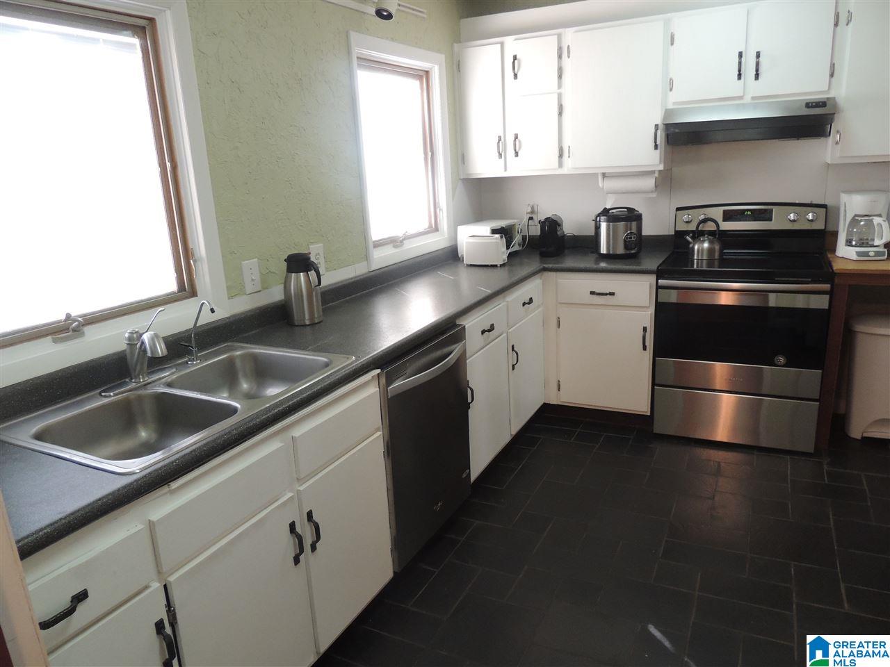 3228 Greendale Road Birmingham, AL 35243 - Photo 6 of 24