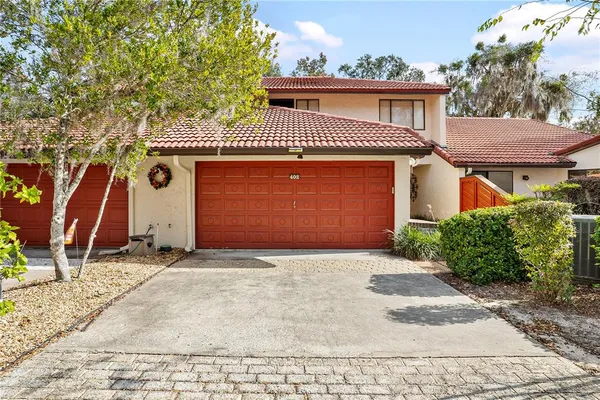 $279,900 | 402 Clusterwood Drive, Yalaha, FL 34797