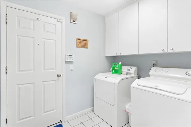 $299,900 | 402 Clusterwood Drive, Yalaha, FL 34797