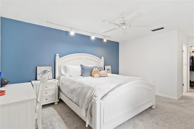 $299,900 | 402 Clusterwood Drive, Yalaha, FL 34797