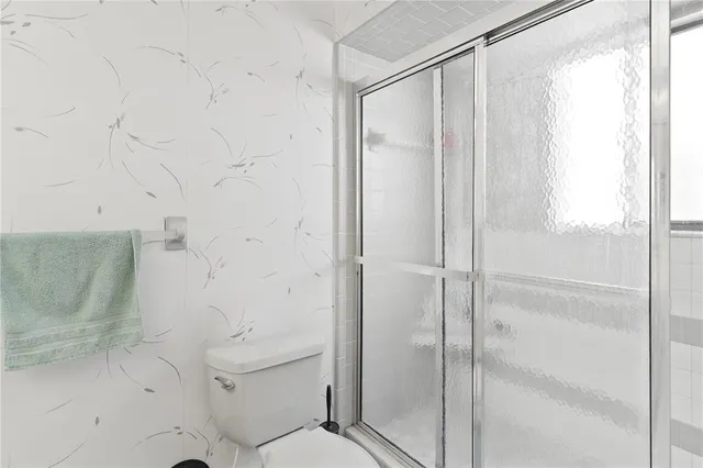 $299,900 | 402 Clusterwood Drive, Yalaha, FL 34797