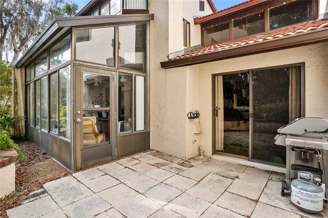 $299,900 | 402 Clusterwood Drive, Yalaha, FL 34797