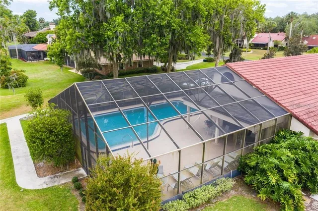 $299,900 | 402 Clusterwood Drive, Yalaha, FL 34797