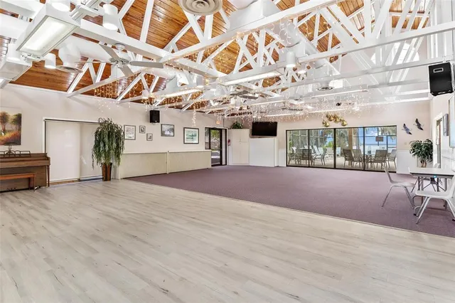 $299,900 | 402 Clusterwood Drive, Yalaha, FL 34797