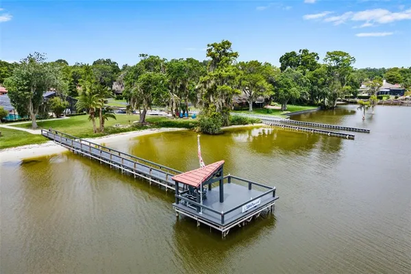 $279,900 | 402 Clusterwood Drive, Yalaha, FL 34797