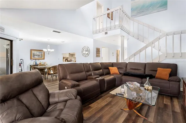 $299,900 | 402 Clusterwood Drive, Yalaha, FL 34797