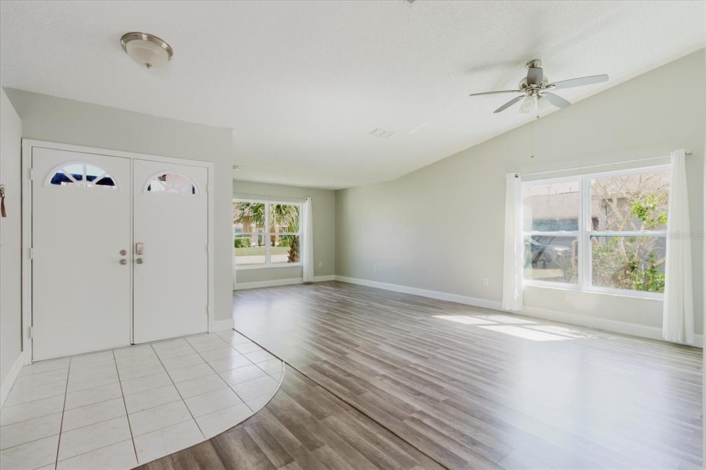 8450 Royal Hart Drive New Port Richey, FL 34653 - Photo 15 of 34