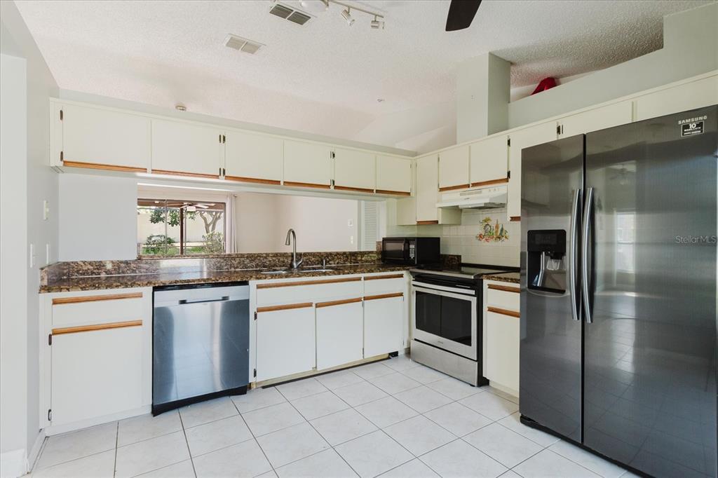 8450 Royal Hart Drive New Port Richey, FL 34653 - Photo 17 of 34