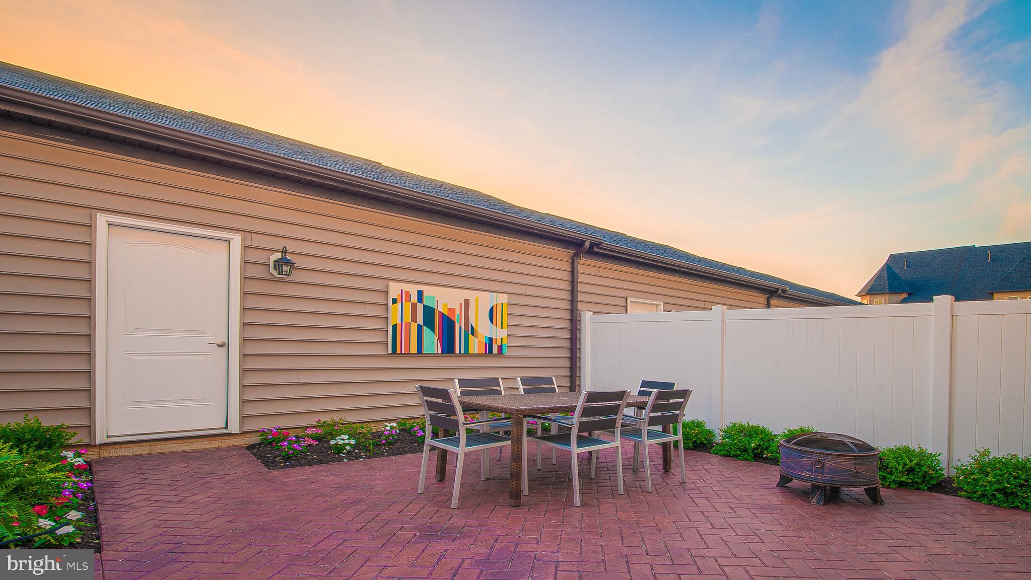 929 Holden Road Frederick, MD 21701 - Photo 5 of 14 Detached 2 car garage and yard (pavers optional)