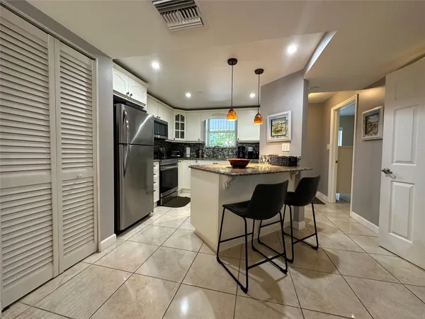 $2,750 | 17801 North Bay Road, Unit 212, Sunny Isles Beach, FL 33160