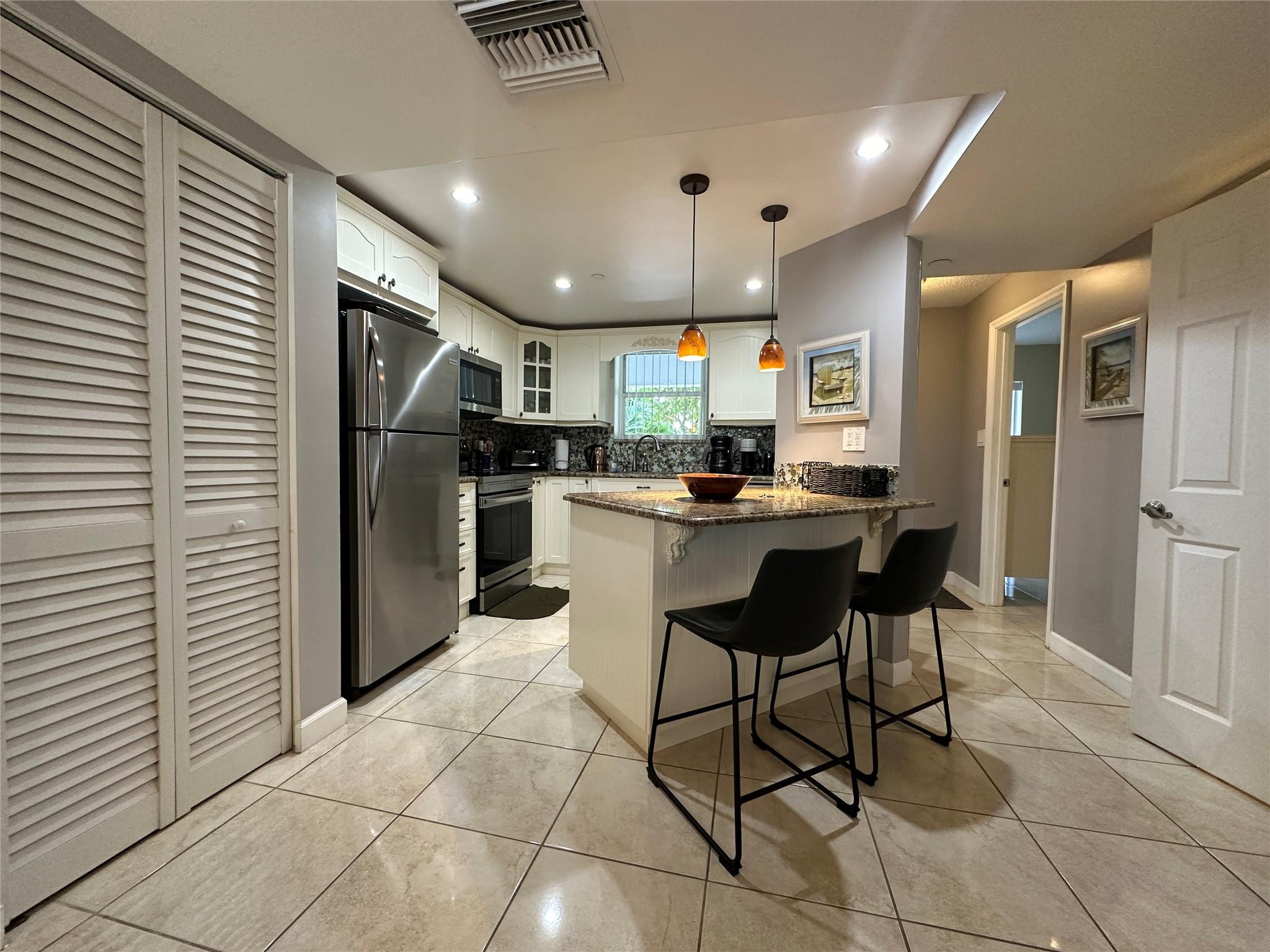 17801 North Bay Road, Unit 212 Sunny Isles Beach, FL 33160 - Photo 11 of 48 Photo 11