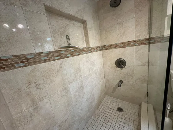 $2,750 | 17801 North Bay Road, Unit 212, Sunny Isles Beach, FL 33160