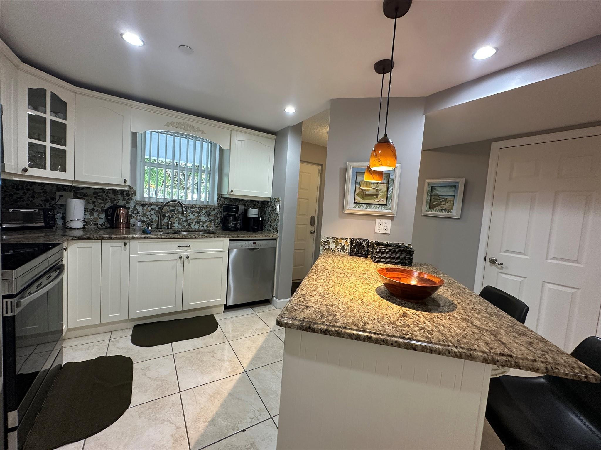 17801 North Bay Road, Unit 212 Sunny Isles Beach, FL 33160 - Photo 4 of 48 Photo 4