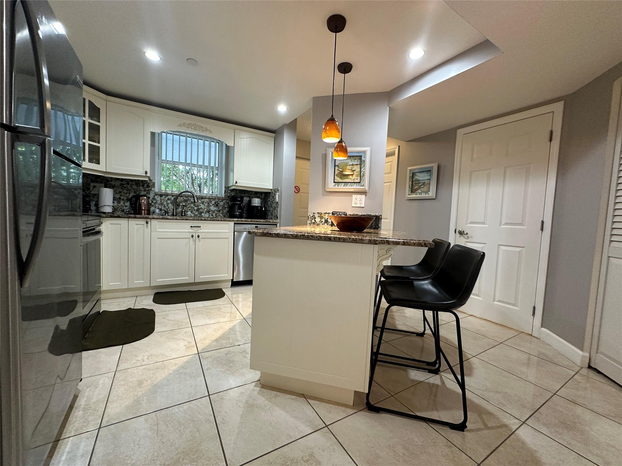 17801 North Bay Road, Unit 212 Sunny Isles Beach, FL 33160 - Photo 5 of 48 Photo 5