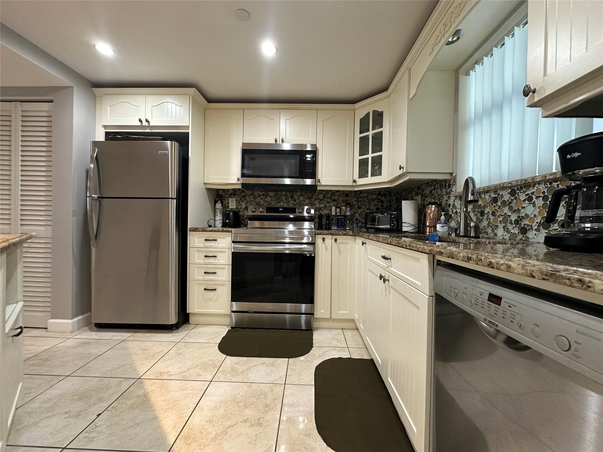 17801 North Bay Road, Unit 212 Sunny Isles Beach, FL 33160 - Photo 6 of 48 Photo 6
