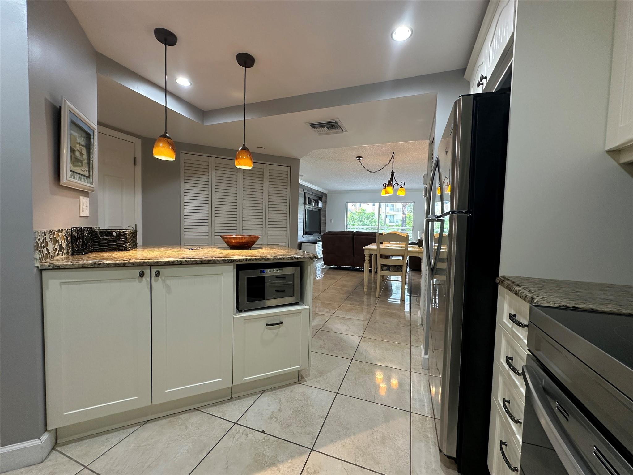 17801 North Bay Road, Unit 212 Sunny Isles Beach, FL 33160 - Photo 8 of 48 Photo 8