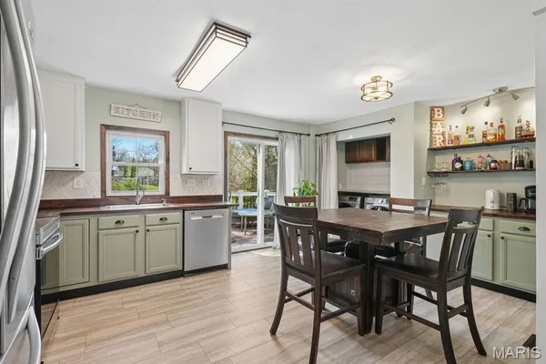 $212,000 | 404 East Lakeview Drive, Warrenton, MO 63383