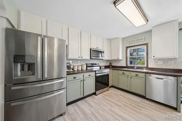 $212,000 | 404 East Lakeview Drive, Warrenton, MO 63383