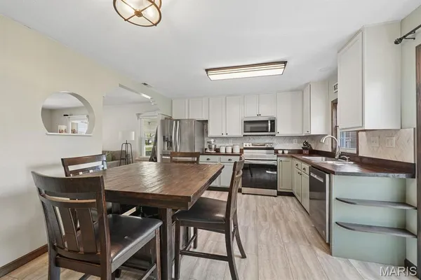 $212,000 | 404 East Lakeview Drive, Warrenton, MO 63383