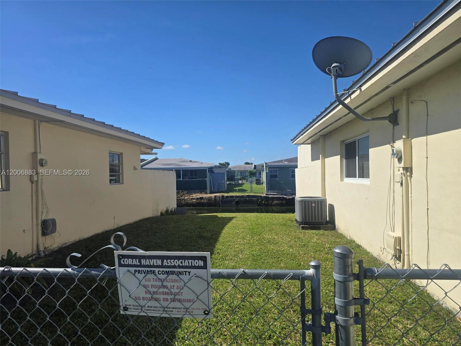 10106 Southwest 20th Street Miami, FL 33165 - Photo 2 of 7