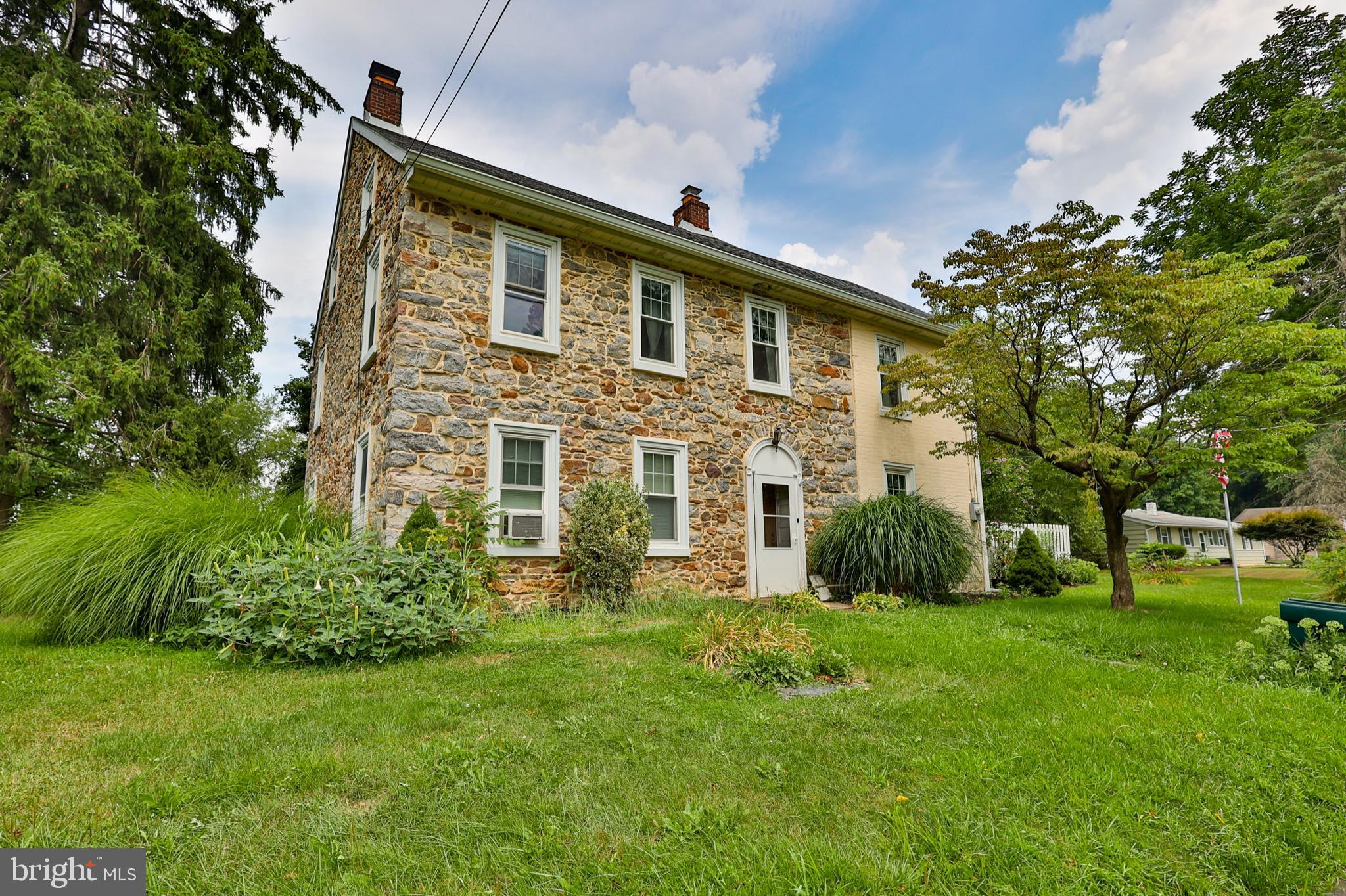 4262 Hecktown Road Bethlehem, PA 18020 - Photo 1 of 43 Gallery Image 1