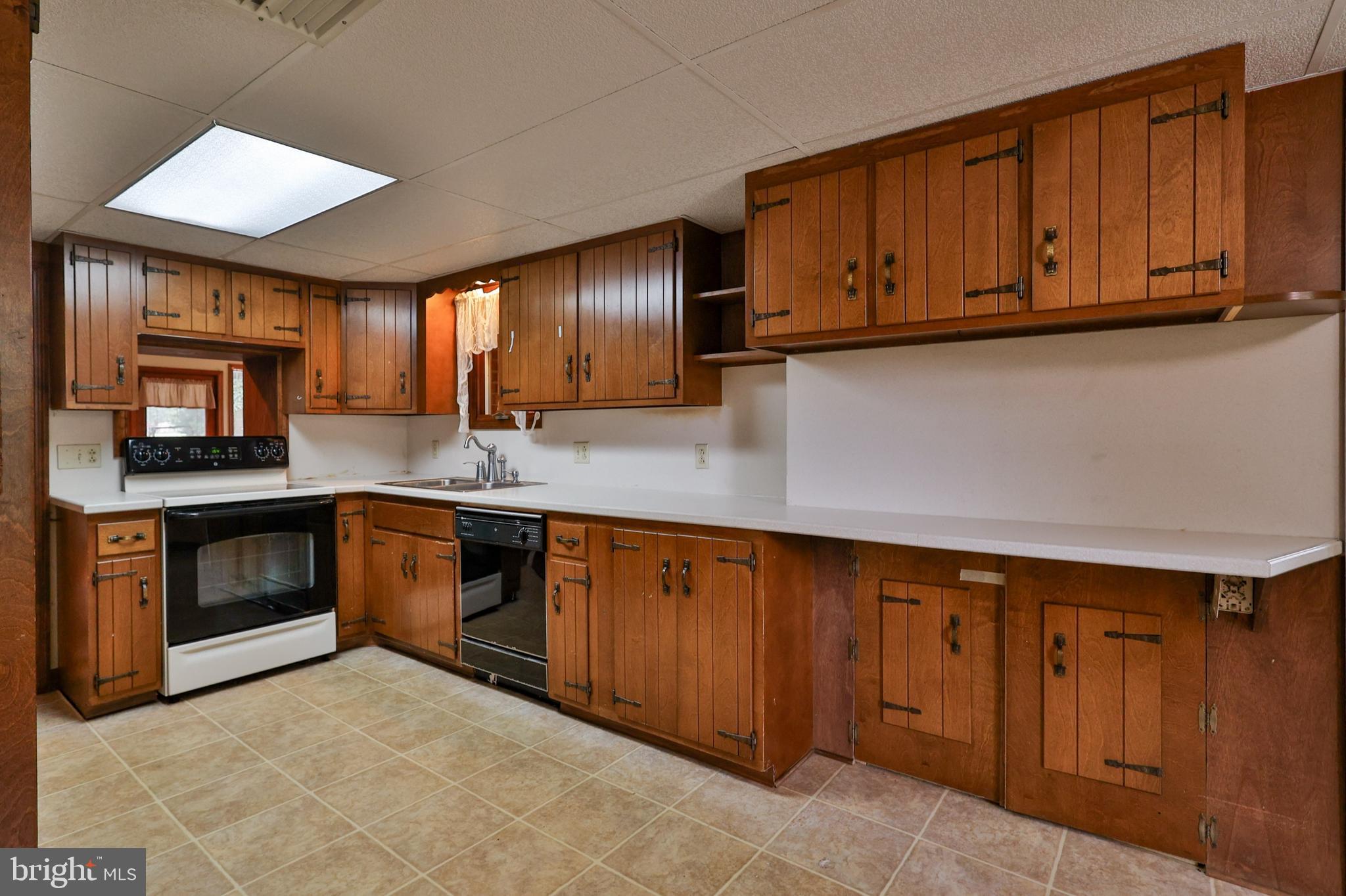 4262 Hecktown Road Bethlehem, PA 18020 - Photo 11 of 43 Gallery Image 11
